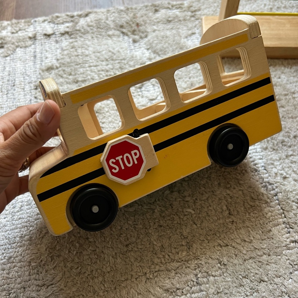 Melissa & Doug Bus